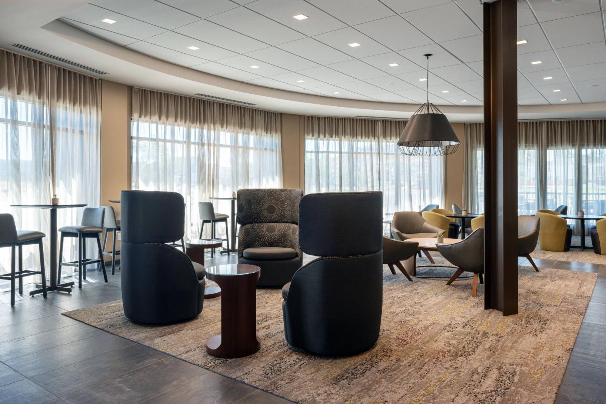 Courtyard By Marriott Petaluma Sonoma County Hotel ภายนอก รูปภาพ