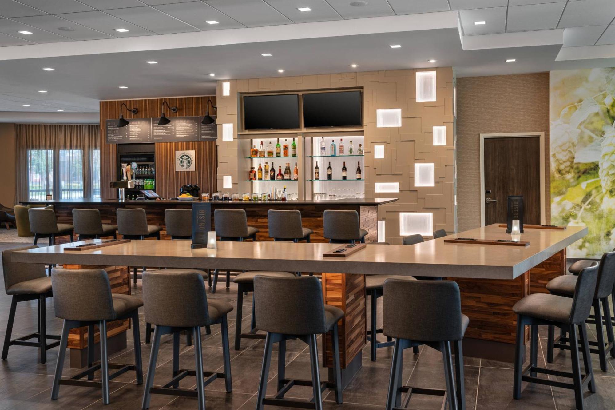 Courtyard By Marriott Petaluma Sonoma County Hotel ภายนอก รูปภาพ