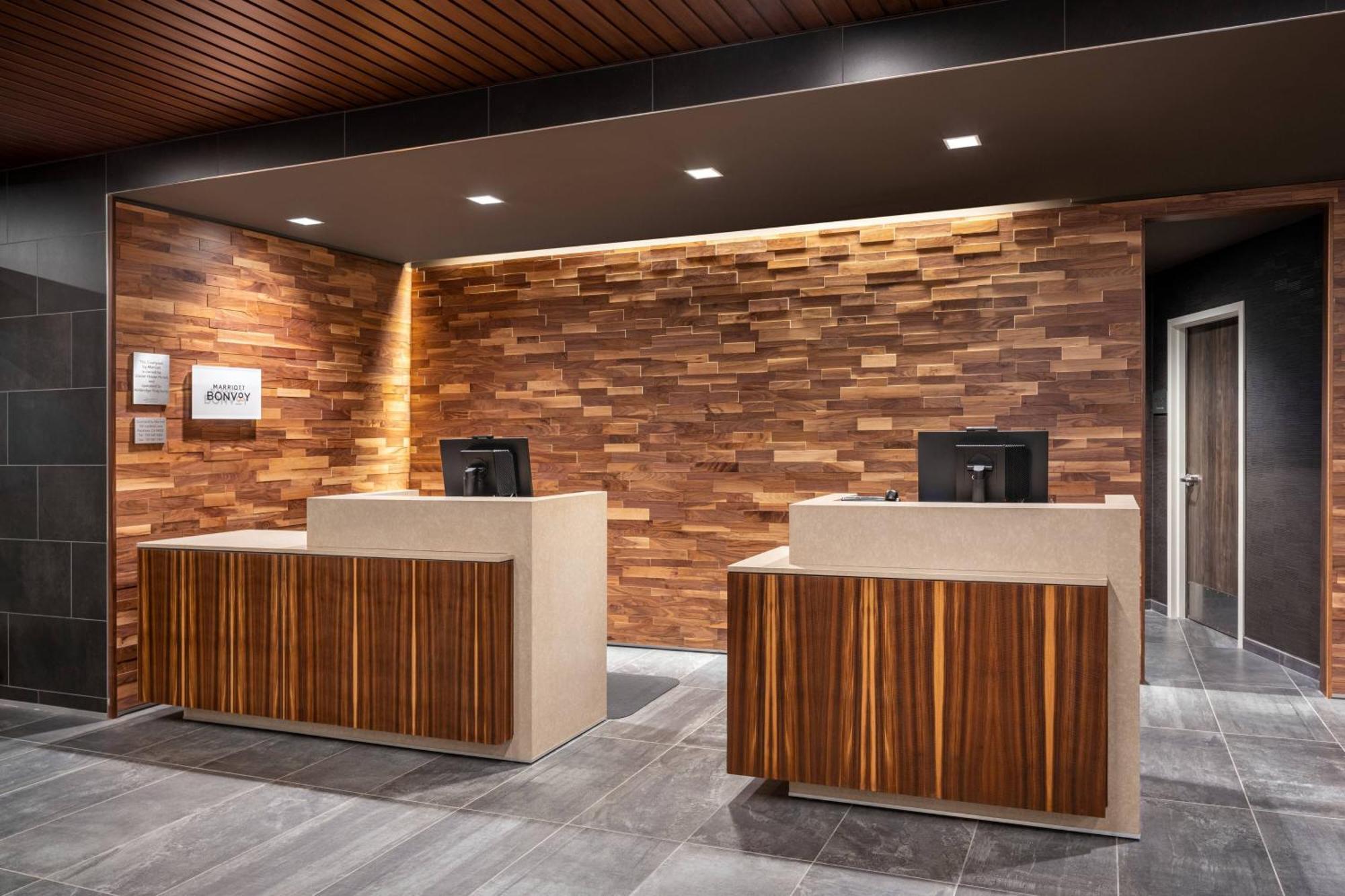 Courtyard By Marriott Petaluma Sonoma County Hotel ภายนอก รูปภาพ